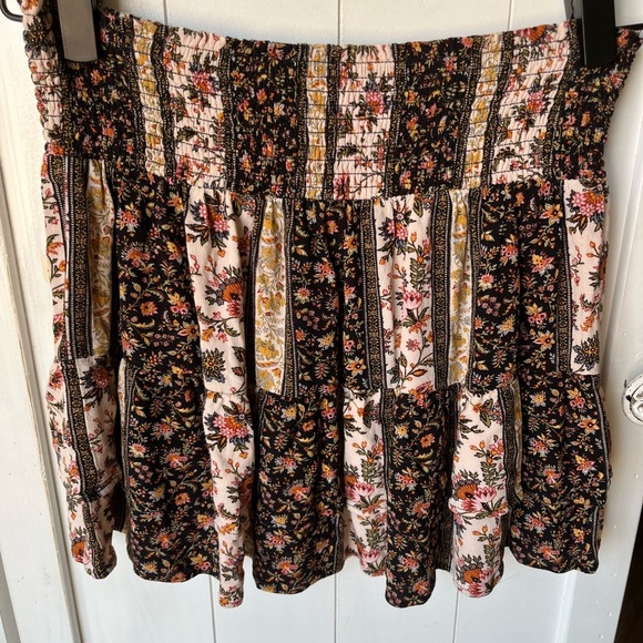 American Eagle Outfitters Black and Pink Smocked Skater Mini Skirt Viscose - Picture 5 of 10